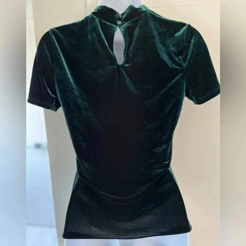 Streetwear Society/ 🌳 Forest green  velvet choker t-shirt/ Size US M - Picture 3 of 12